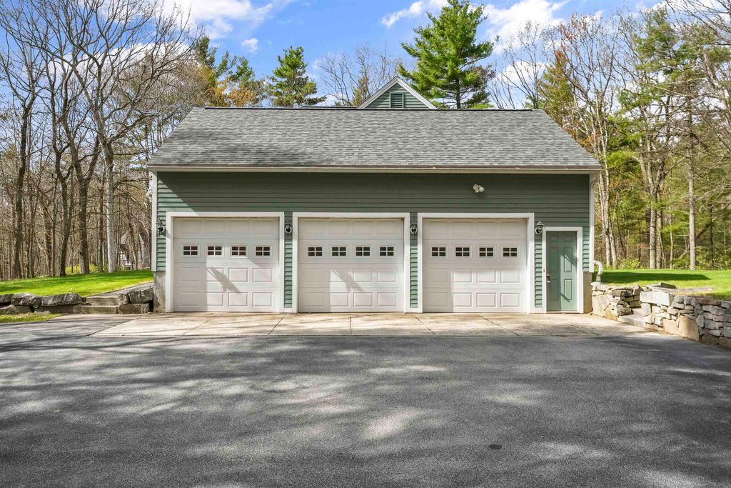 Photo of 9 Maxwell Drive, Brookline, NH 03033 (MLS # 5088413)