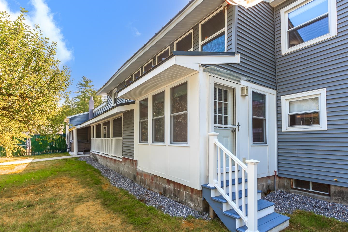 Londonderry, New Hampshire 03053, United States, 4 Bedrooms Bedrooms, ,2 BathroomsBathrooms,Residential,Pending,196051