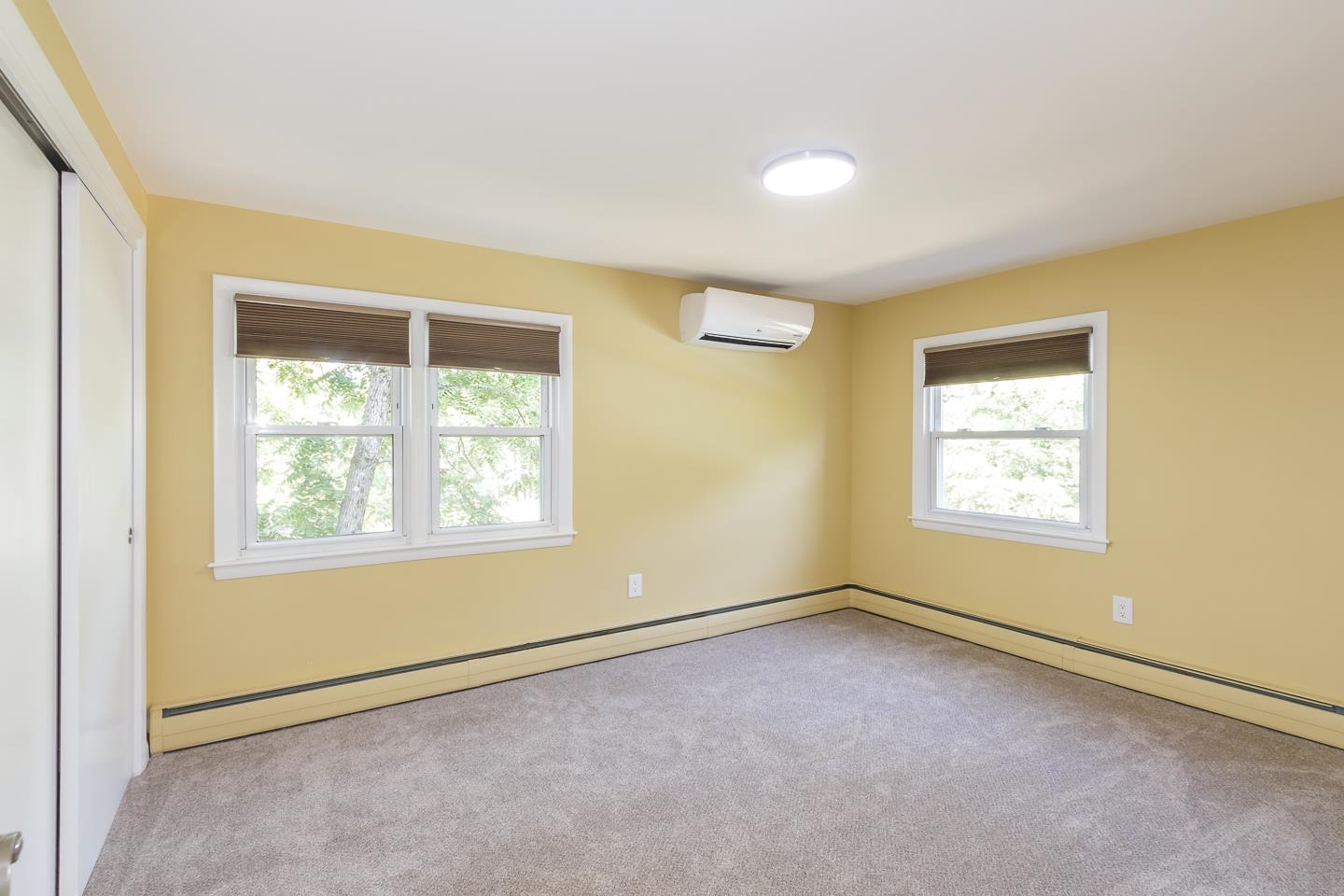 Londonderry, New Hampshire 03053, United States, 4 Bedrooms Bedrooms, ,2 BathroomsBathrooms,Residential,Pending,196051