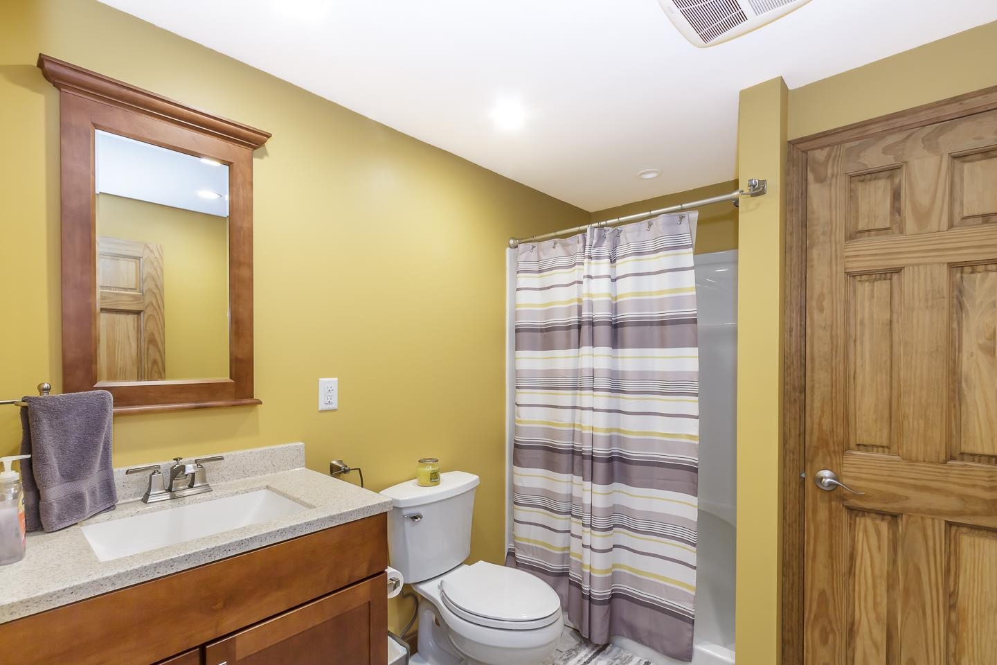 Londonderry, New Hampshire 03053, United States, 4 Bedrooms Bedrooms, ,2 BathroomsBathrooms,Residential,Pending,196051