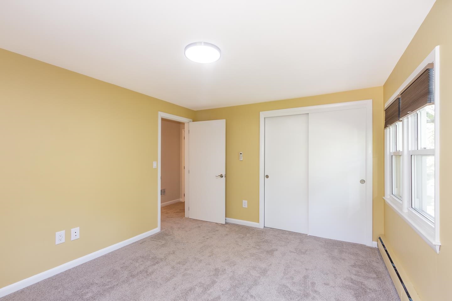 Londonderry, New Hampshire 03053, United States, 4 Bedrooms Bedrooms, ,2 BathroomsBathrooms,Residential,Pending,196051