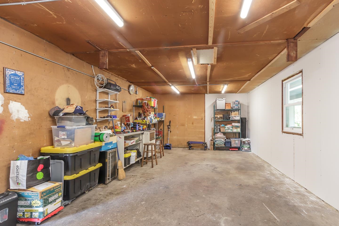 Londonderry, New Hampshire 03053, United States, 4 Bedrooms Bedrooms, ,2 BathroomsBathrooms,Residential,Pending,196051