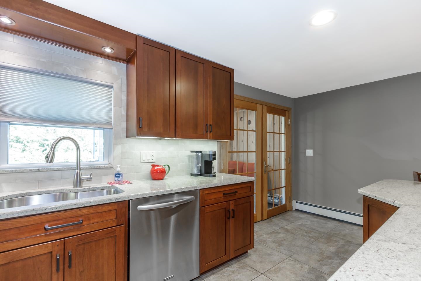 Londonderry, New Hampshire 03053, United States, 4 Bedrooms Bedrooms, ,2 BathroomsBathrooms,Residential,Pending,196051