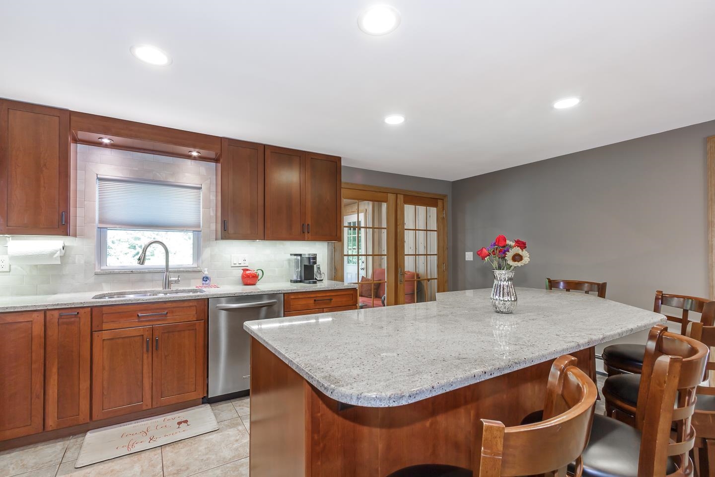 Londonderry, New Hampshire 03053, United States, 4 Bedrooms Bedrooms, ,2 BathroomsBathrooms,Residential,Pending,196051