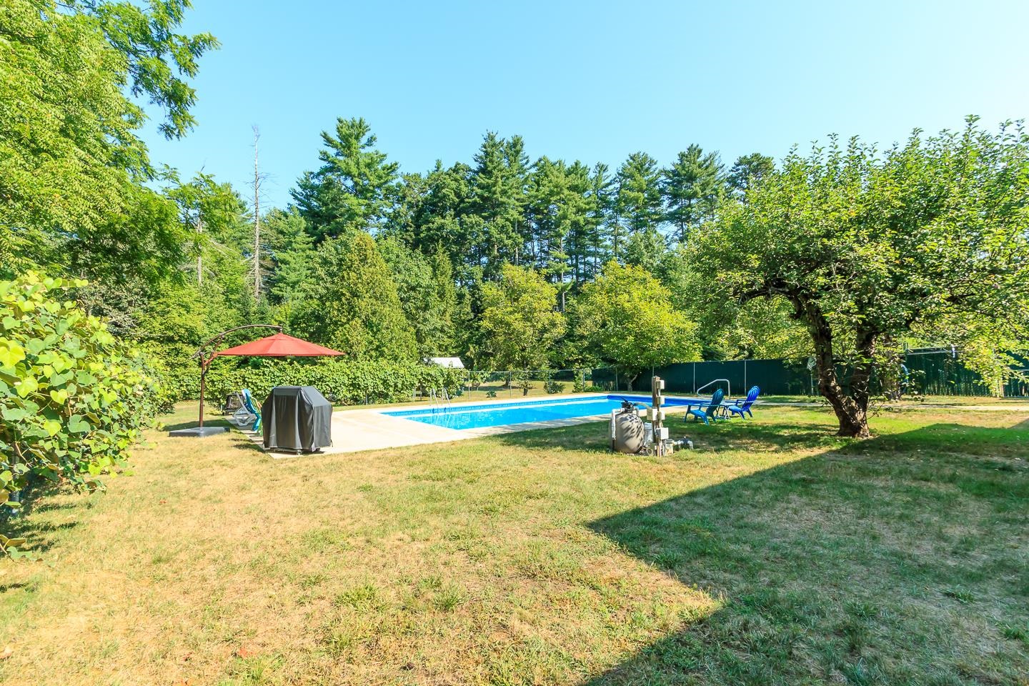 Londonderry, New Hampshire 03053, United States, 4 Bedrooms Bedrooms, ,2 BathroomsBathrooms,Residential,Pending,196051