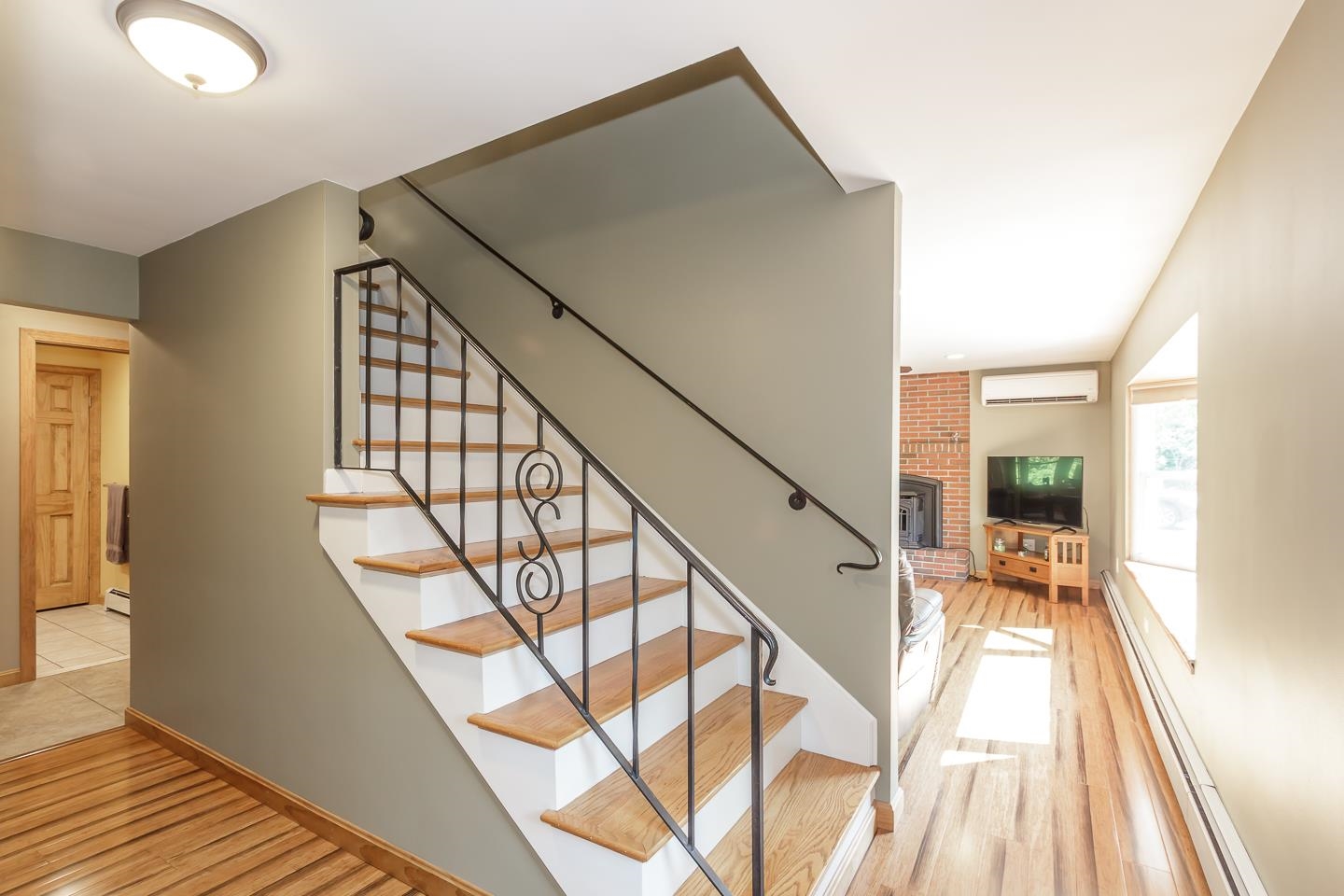 Londonderry, New Hampshire 03053, United States, 4 Bedrooms Bedrooms, ,2 BathroomsBathrooms,Residential,Pending,196051