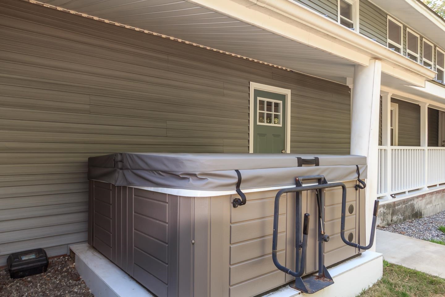 Londonderry, New Hampshire 03053, United States, 4 Bedrooms Bedrooms, ,2 BathroomsBathrooms,Residential,Pending,196051