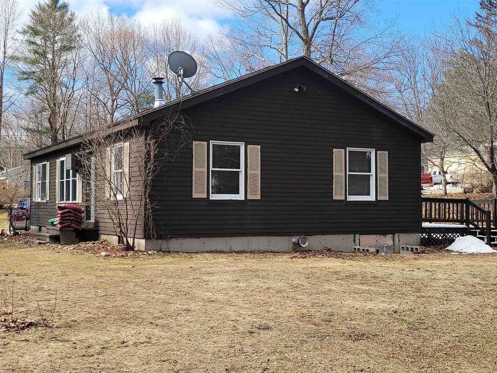 Photo of 12 Chestnut Circle, Loudon, NH 03307 (MLS # 5080661)