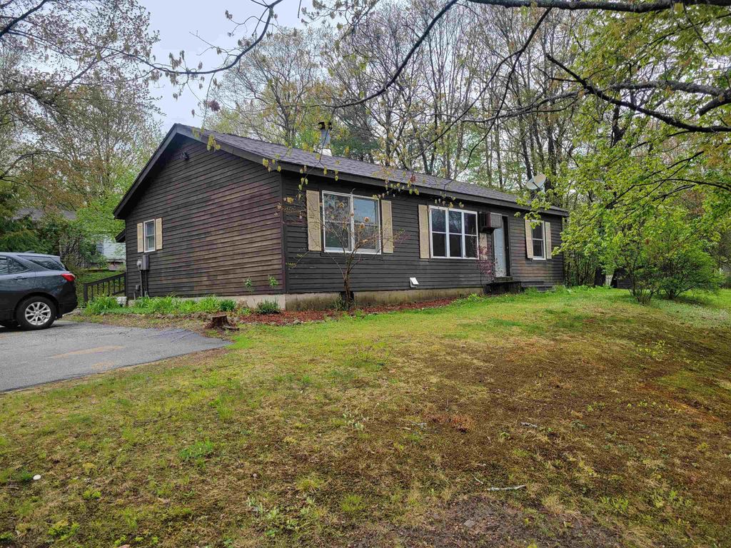 Photo of 12 Chestnut Circle, Loudon, NH 03307 (MLS # 5080661)