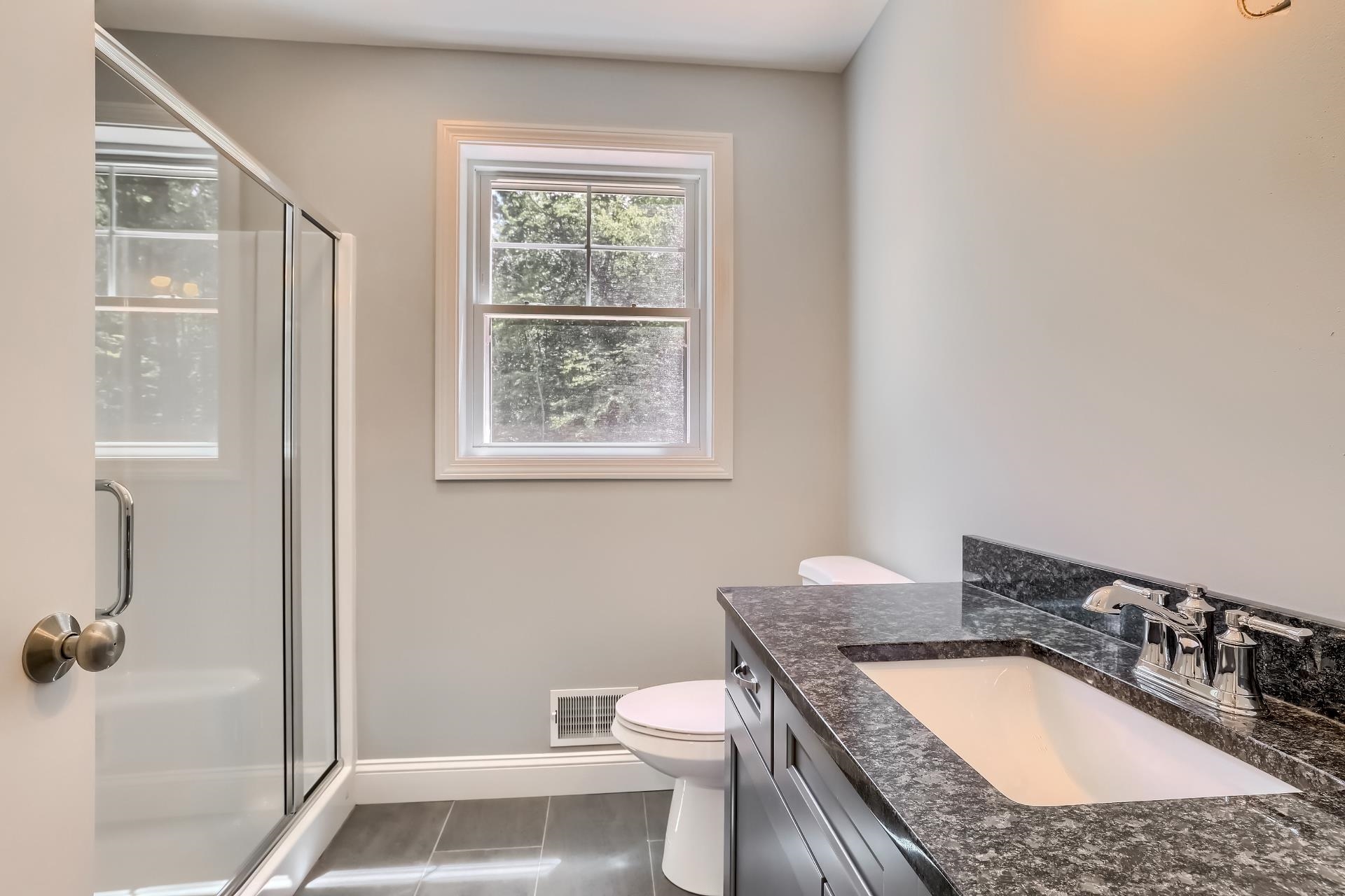 Concord, New Hampshire 03301, United States, 3 Bedrooms Bedrooms, ,3 BathroomsBathrooms,Residential,Active,121038