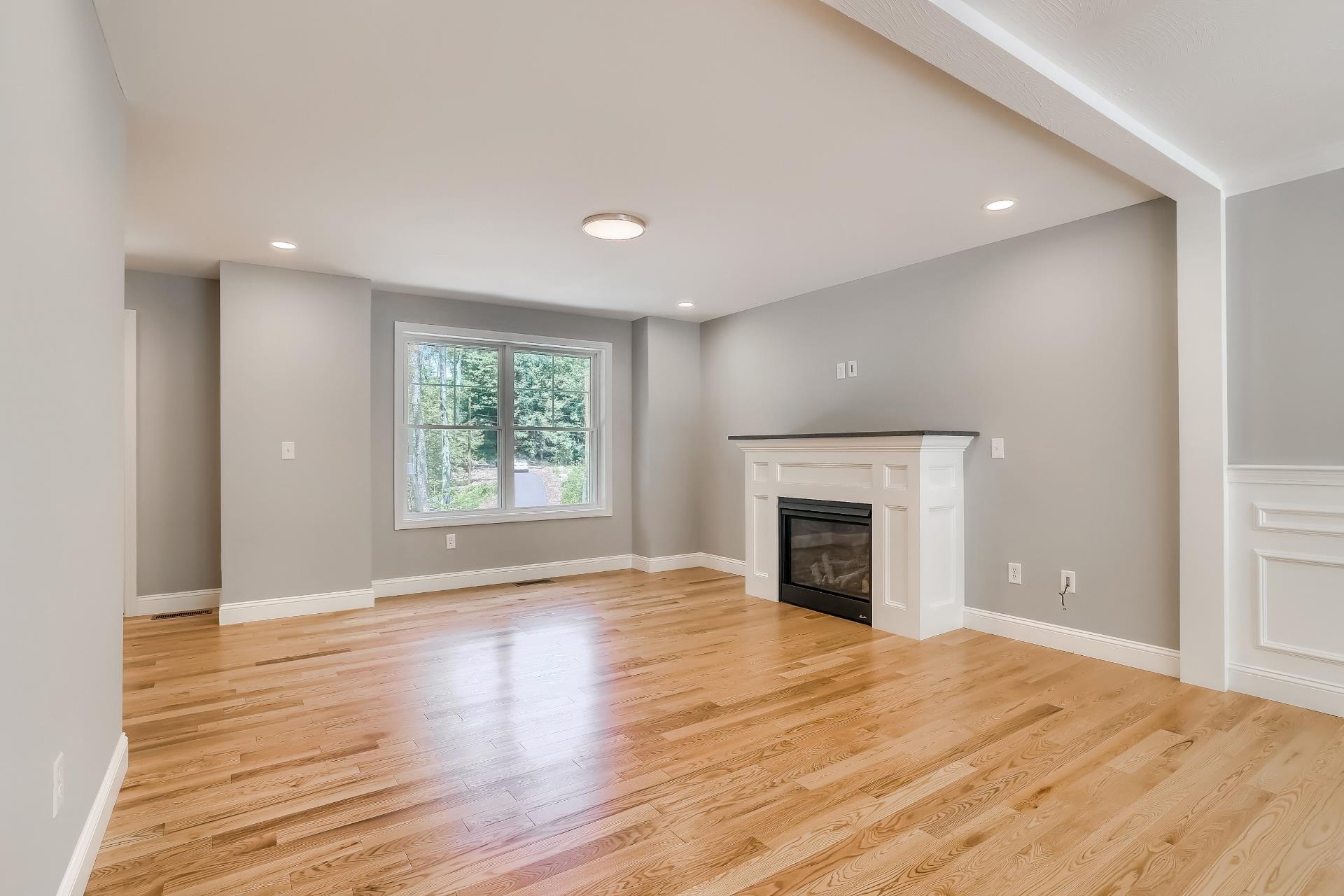 Concord, New Hampshire 03301, United States, 3 Bedrooms Bedrooms, ,3 BathroomsBathrooms,Residential,Active,121038