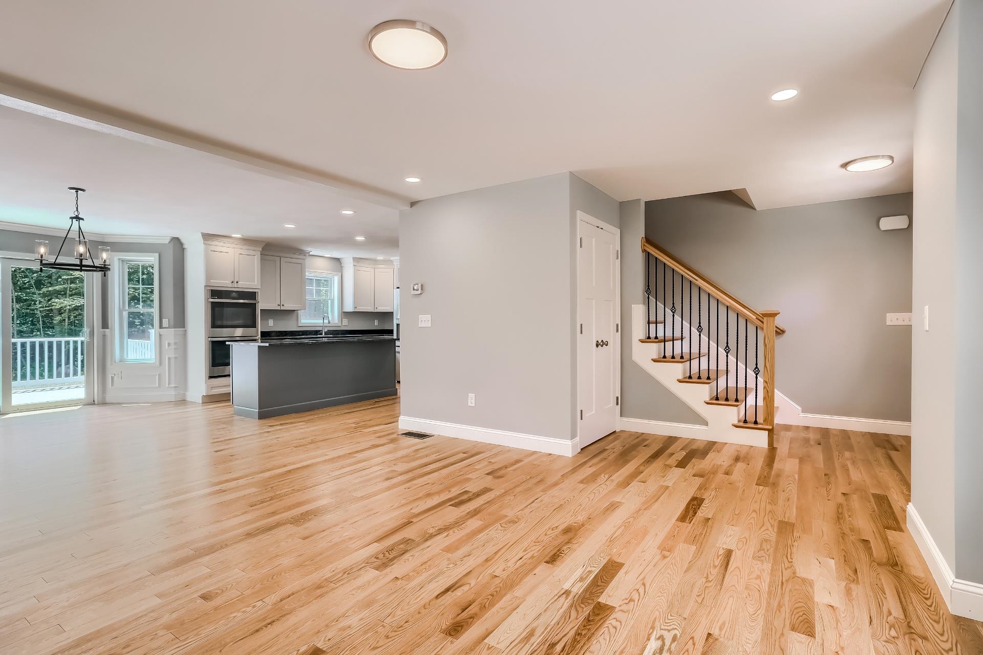 Concord, New Hampshire 03301, United States, 3 Bedrooms Bedrooms, ,3 BathroomsBathrooms,Residential,Active,121038