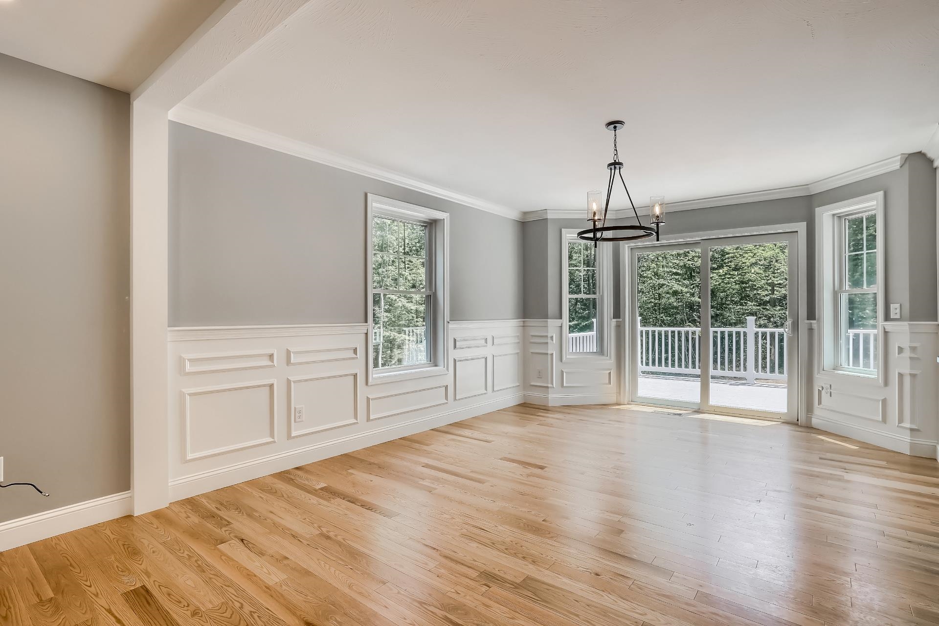 Concord, New Hampshire 03301, United States, 3 Bedrooms Bedrooms, ,3 BathroomsBathrooms,Residential,Active,121038