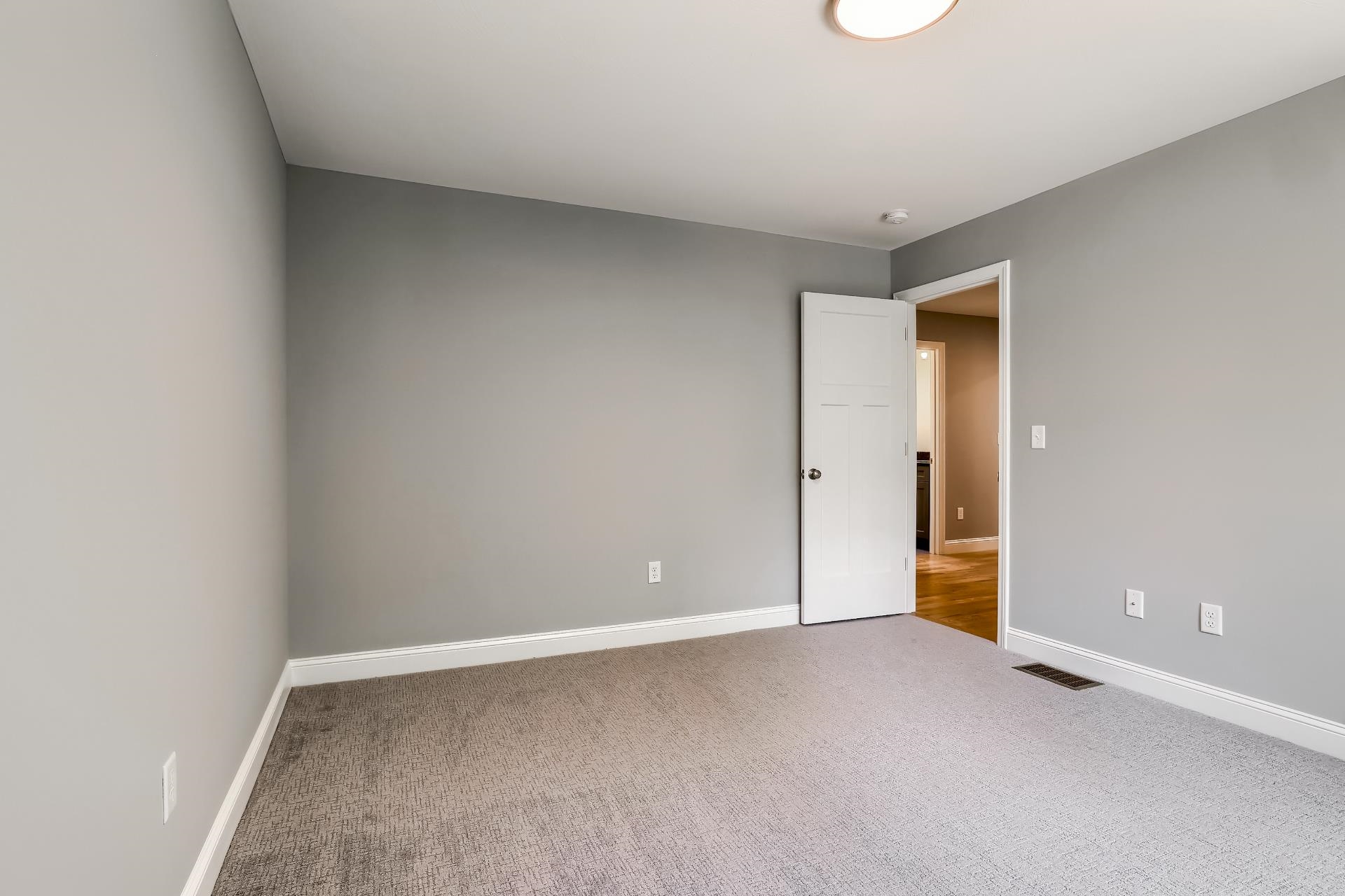 Concord, New Hampshire 03301, United States, 3 Bedrooms Bedrooms, ,3 BathroomsBathrooms,Residential,Active,121038