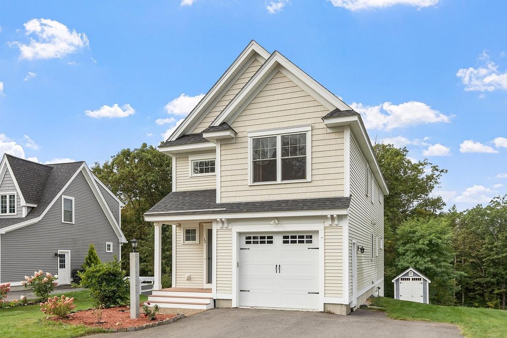 Photo of 32 Calla Road, Londonderry, NH 03053 (MLS # 5061948)