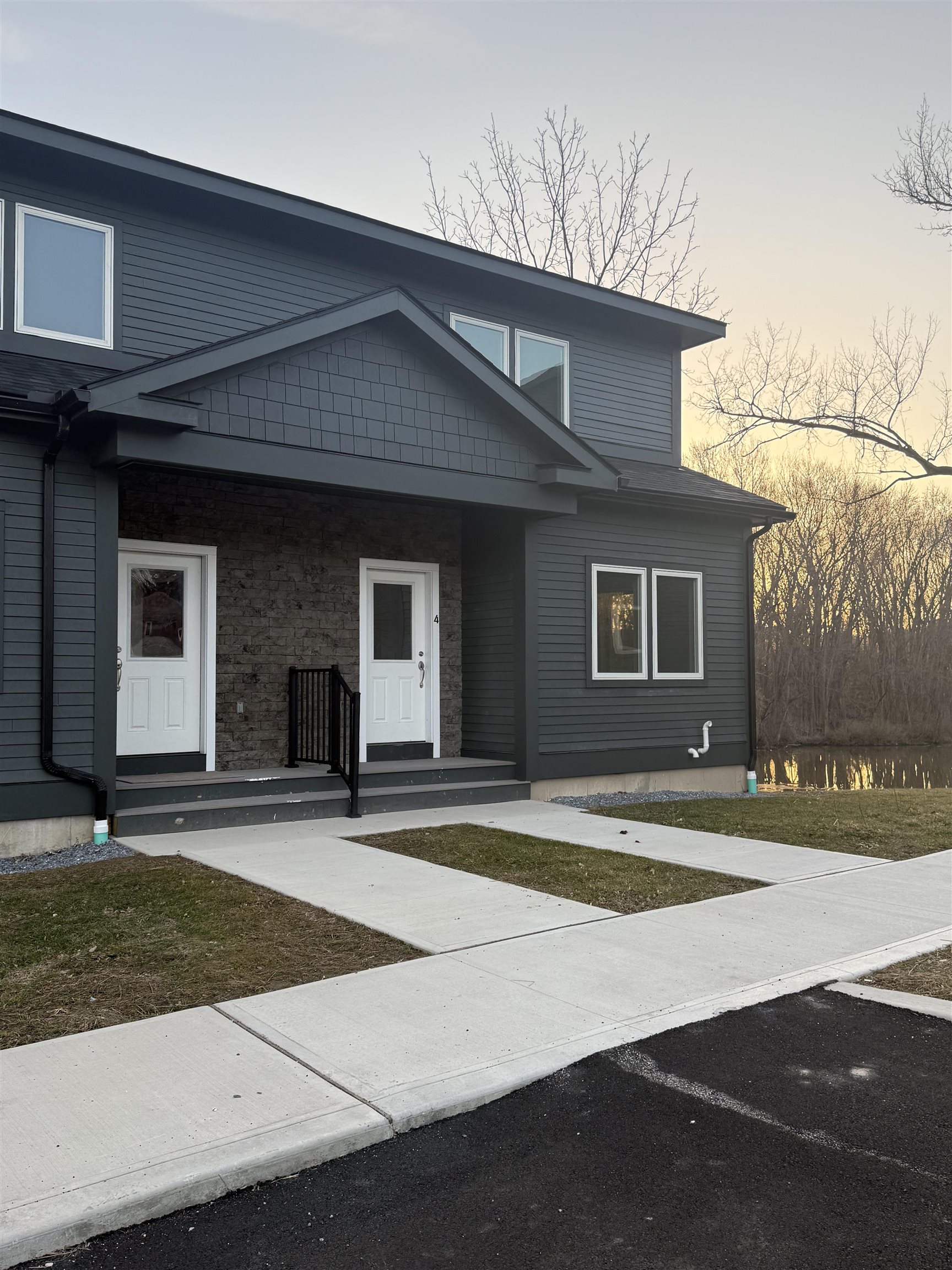 Vergennes, Vermont 05491, United States, 3 Bedrooms Bedrooms, ,2 BathroomsBathrooms,Residential,Active,92459