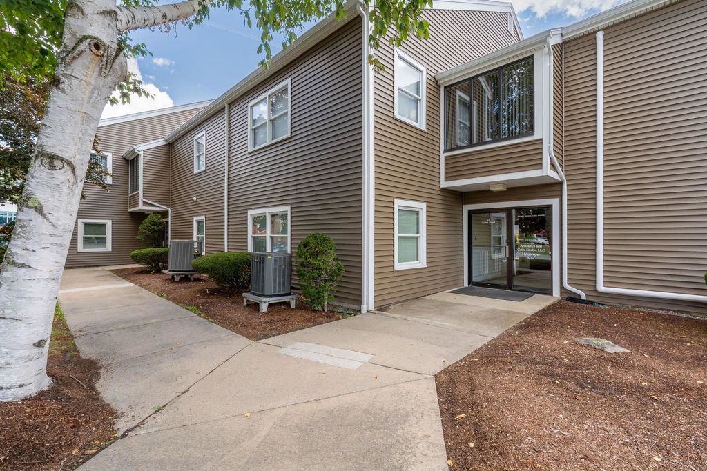 Photo of 45 Stiles Road #103, Salem, NH 03079 (MLS # 5060286)