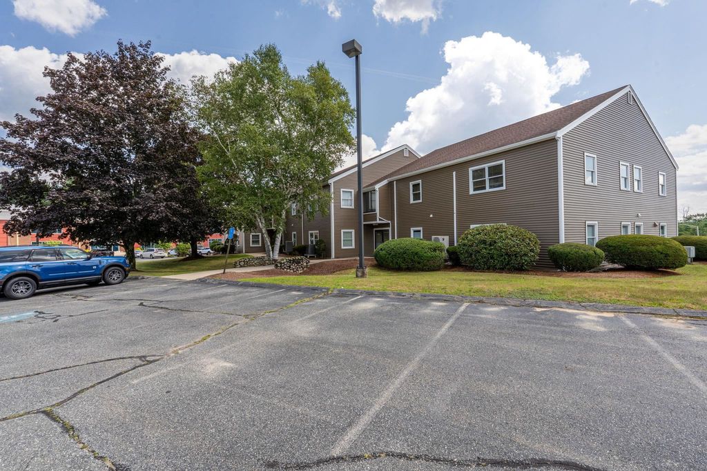 Photo of 45 Stiles Road #103, Salem, NH 03079 (MLS # 5060286)