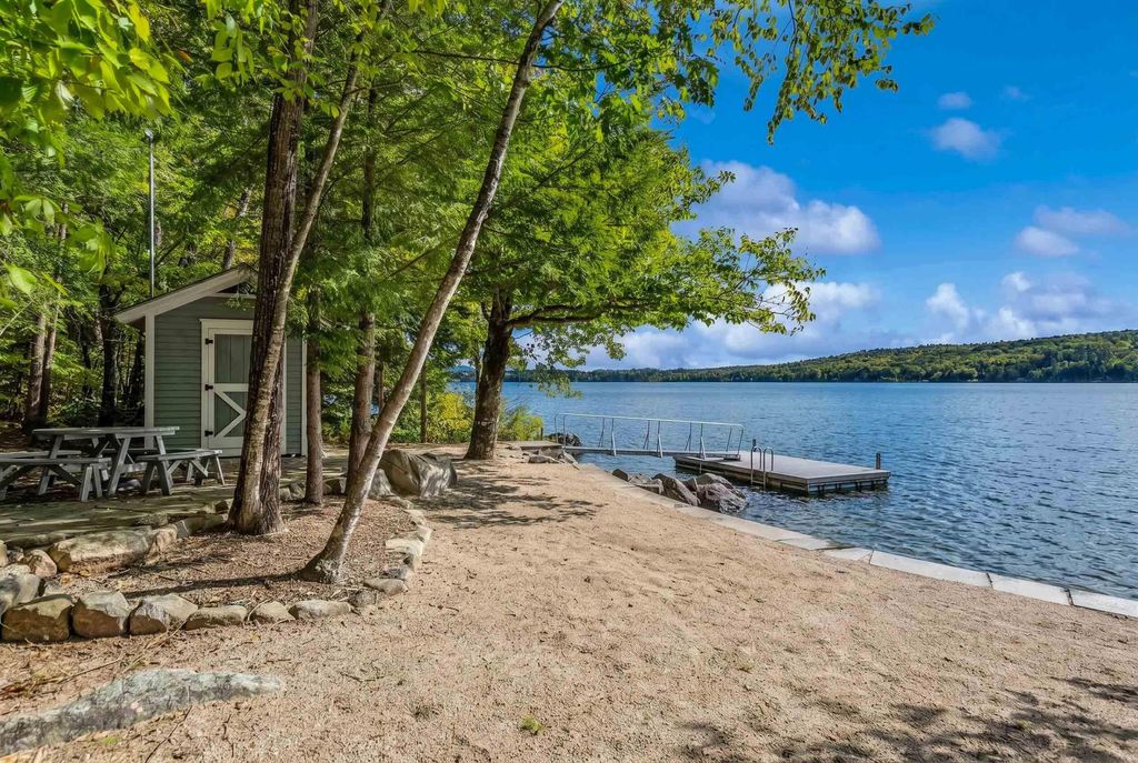 Photo of 373 Lakeshore Drive, New London, NH 03257 (MLS # 5085361)