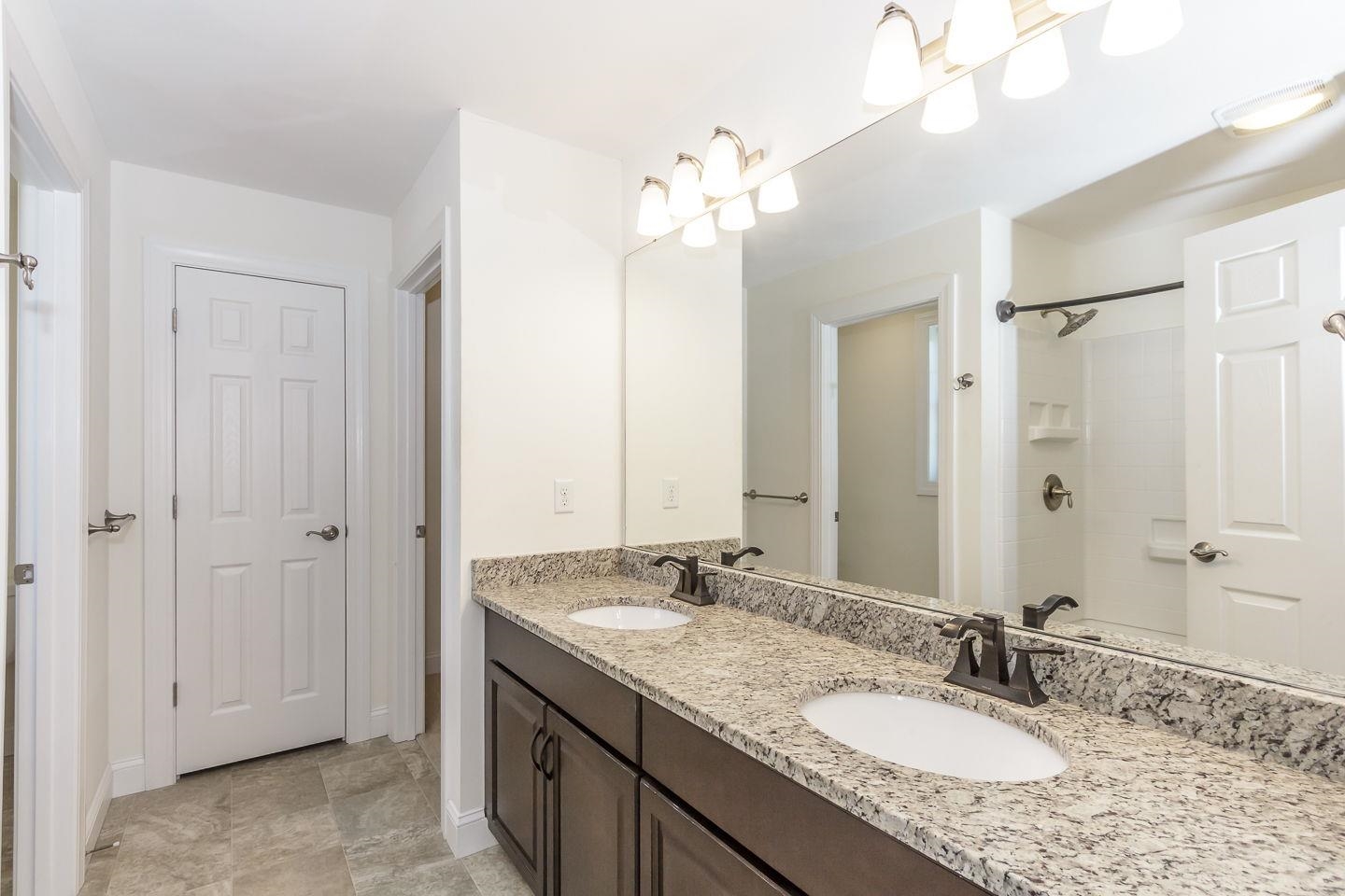 Manchester, New Hampshire 03109, United States, 3 Bedrooms Bedrooms, ,3 BathroomsBathrooms,Residential,Active,229892