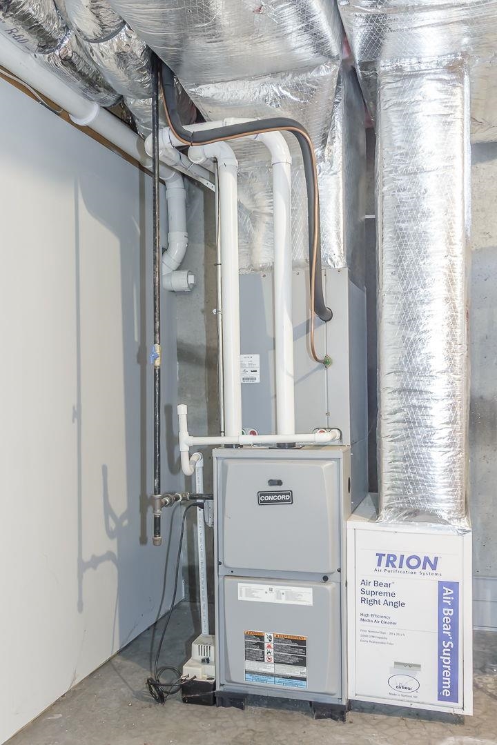 Manchester, New Hampshire 03109, United States, 3 Bedrooms Bedrooms, ,3 BathroomsBathrooms,Residential,Active,229892