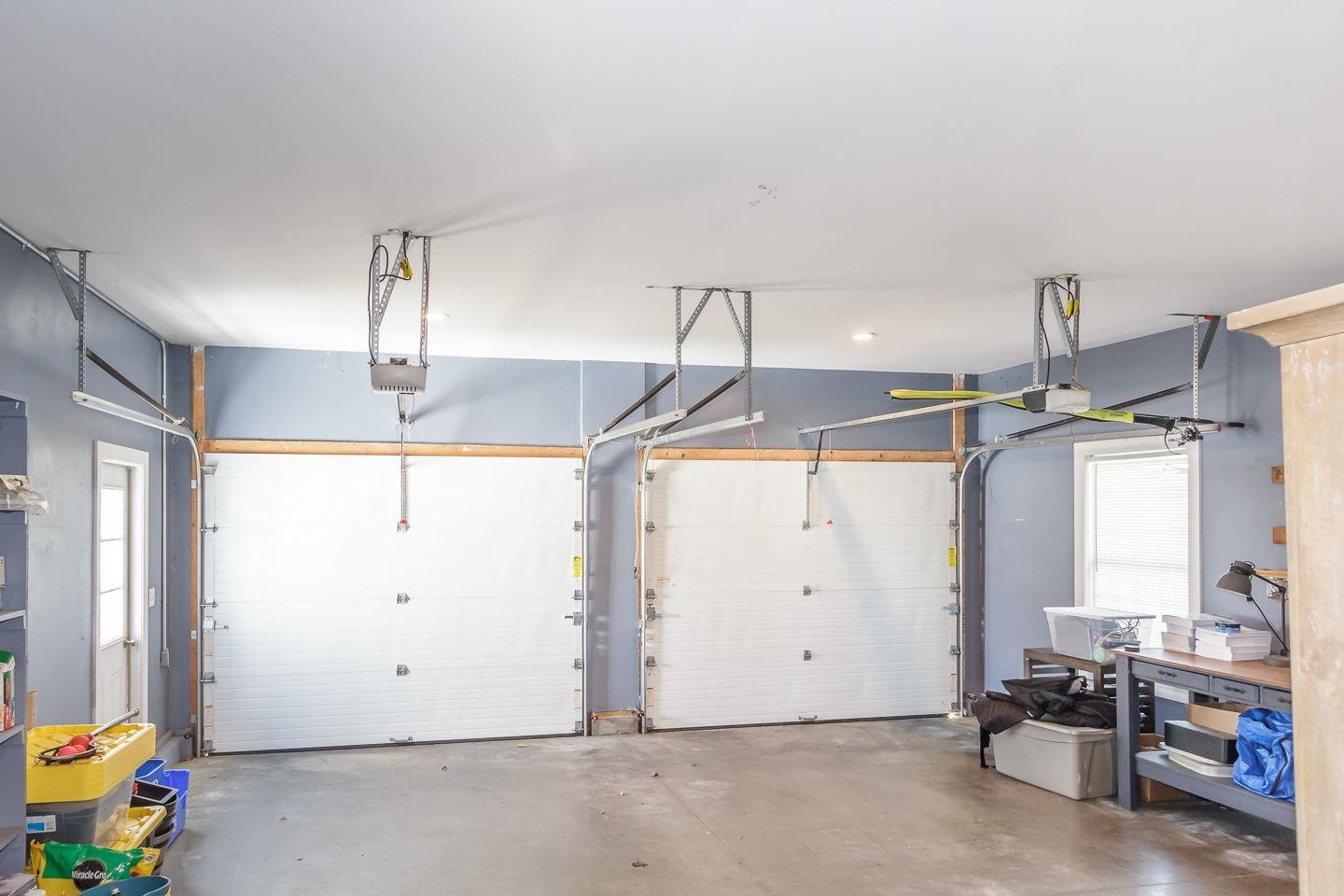 Manchester, New Hampshire 03109, United States, 3 Bedrooms Bedrooms, ,3 BathroomsBathrooms,Residential,Active,229892