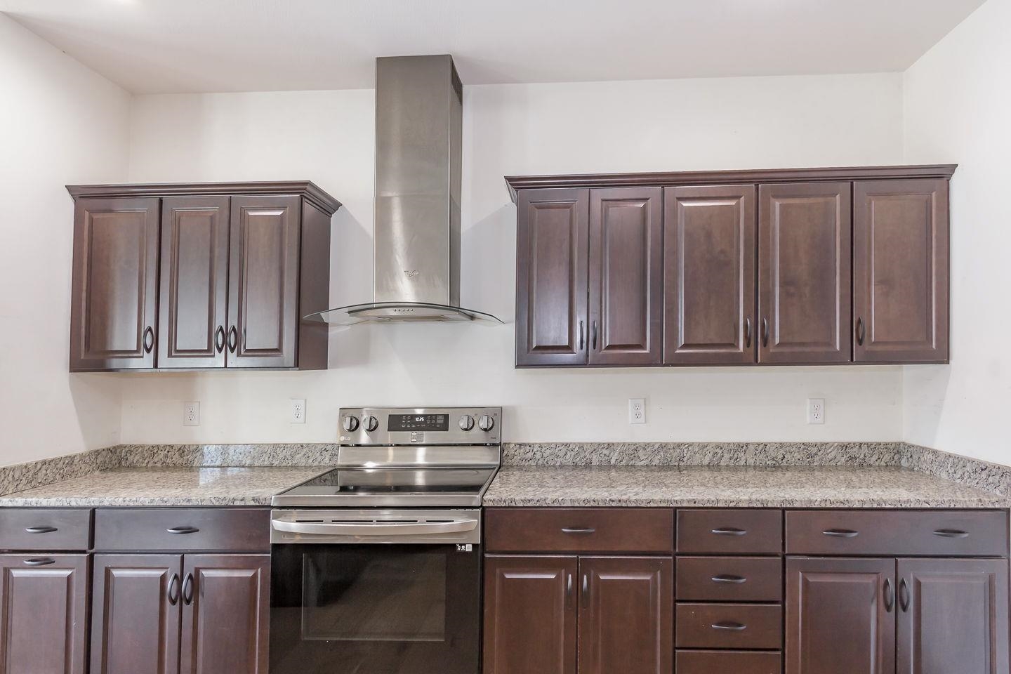 Manchester, New Hampshire 03109, United States, 3 Bedrooms Bedrooms, ,3 BathroomsBathrooms,Residential,Active,229892