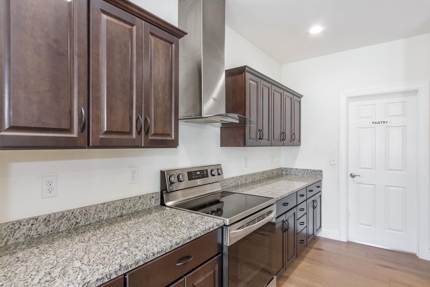 Manchester, New Hampshire 03109, United States, 3 Bedrooms Bedrooms, ,3 BathroomsBathrooms,Residential,Active,229892