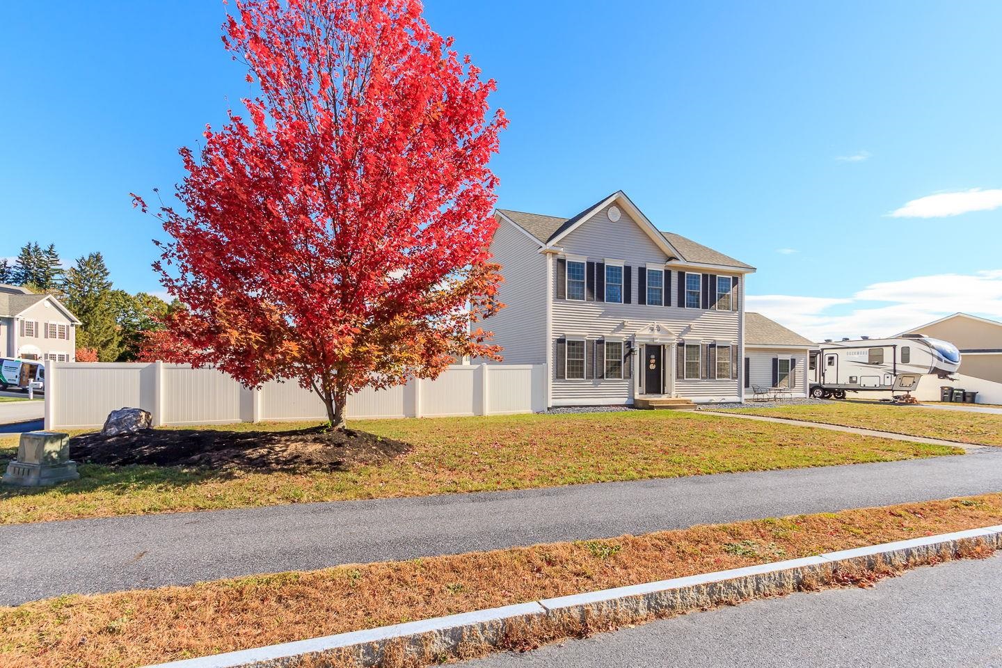 Manchester, New Hampshire 03109, United States, 3 Bedrooms Bedrooms, ,3 BathroomsBathrooms,Residential,Active,229892