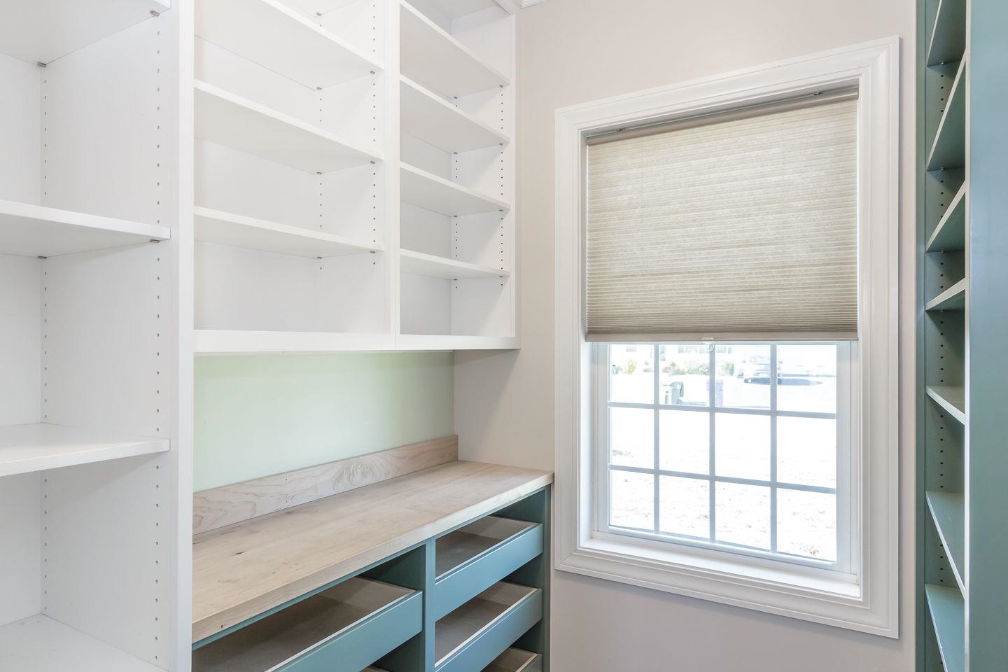 Manchester, New Hampshire 03109, United States, 3 Bedrooms Bedrooms, ,3 BathroomsBathrooms,Residential,Active,229892