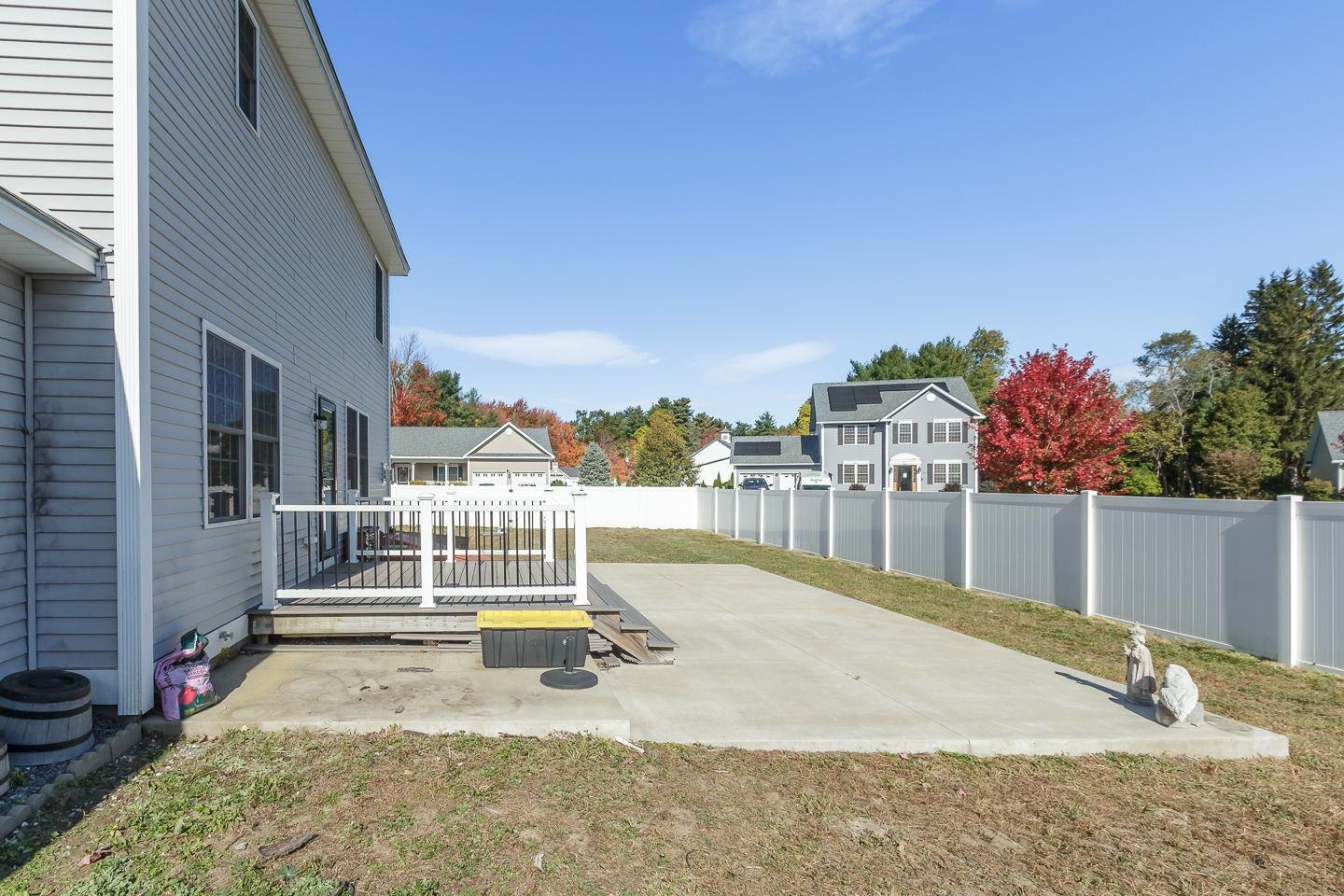 Manchester, New Hampshire 03109, United States, 3 Bedrooms Bedrooms, ,3 BathroomsBathrooms,Residential,Active,229892