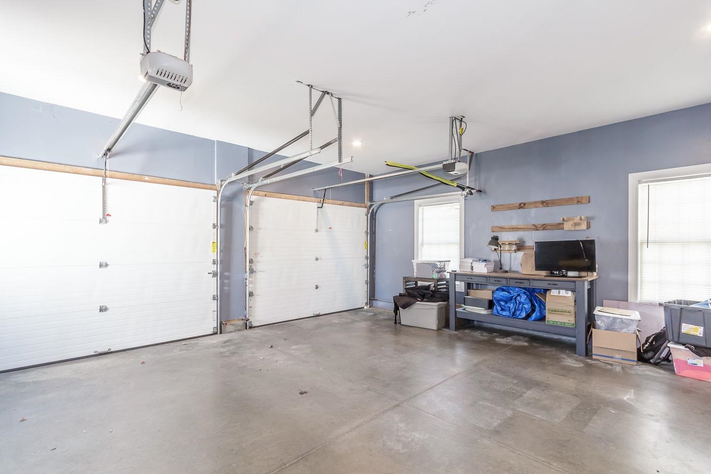 Manchester, New Hampshire 03109, United States, 3 Bedrooms Bedrooms, ,3 BathroomsBathrooms,Residential,Active,229892