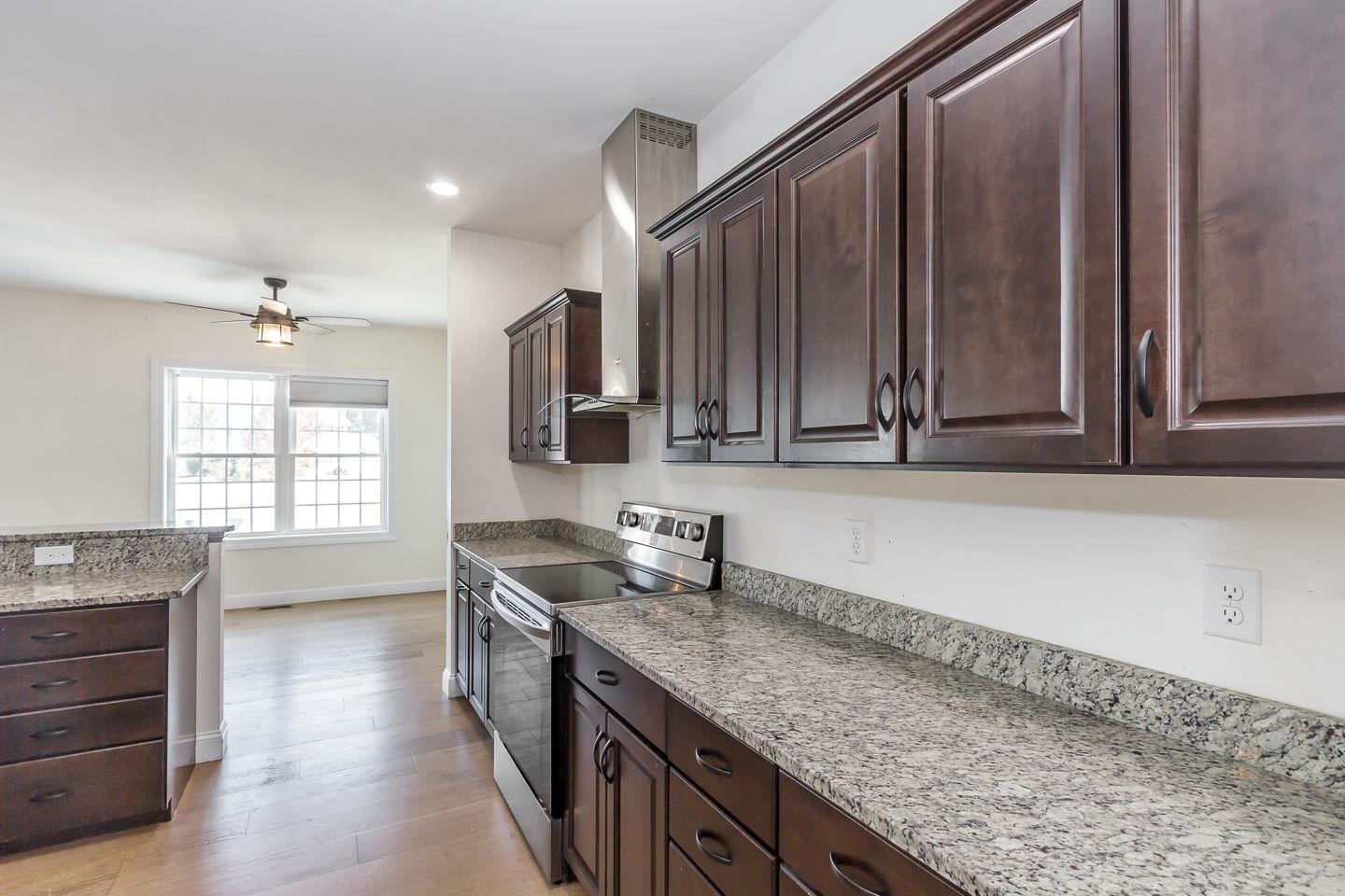 Manchester, New Hampshire 03109, United States, 3 Bedrooms Bedrooms, ,3 BathroomsBathrooms,Residential,Active,229892