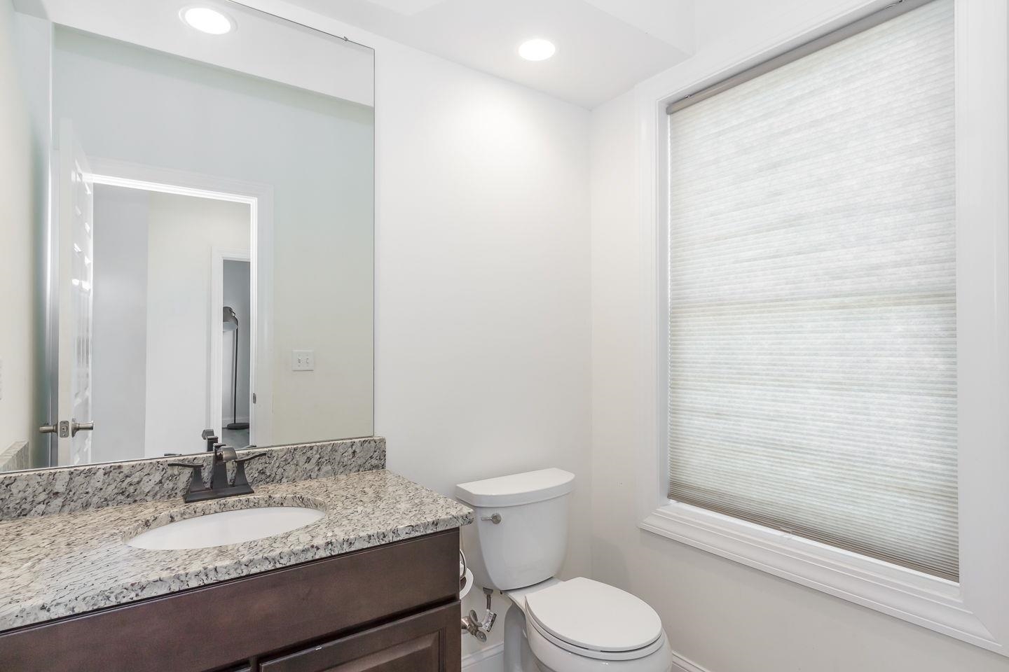 Manchester, New Hampshire 03109, United States, 3 Bedrooms Bedrooms, ,3 BathroomsBathrooms,Residential,Active,229892