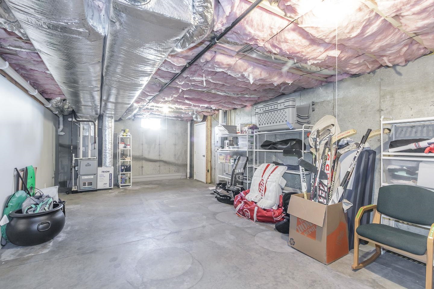 Manchester, New Hampshire 03109, United States, 3 Bedrooms Bedrooms, ,3 BathroomsBathrooms,Residential,Active,229892