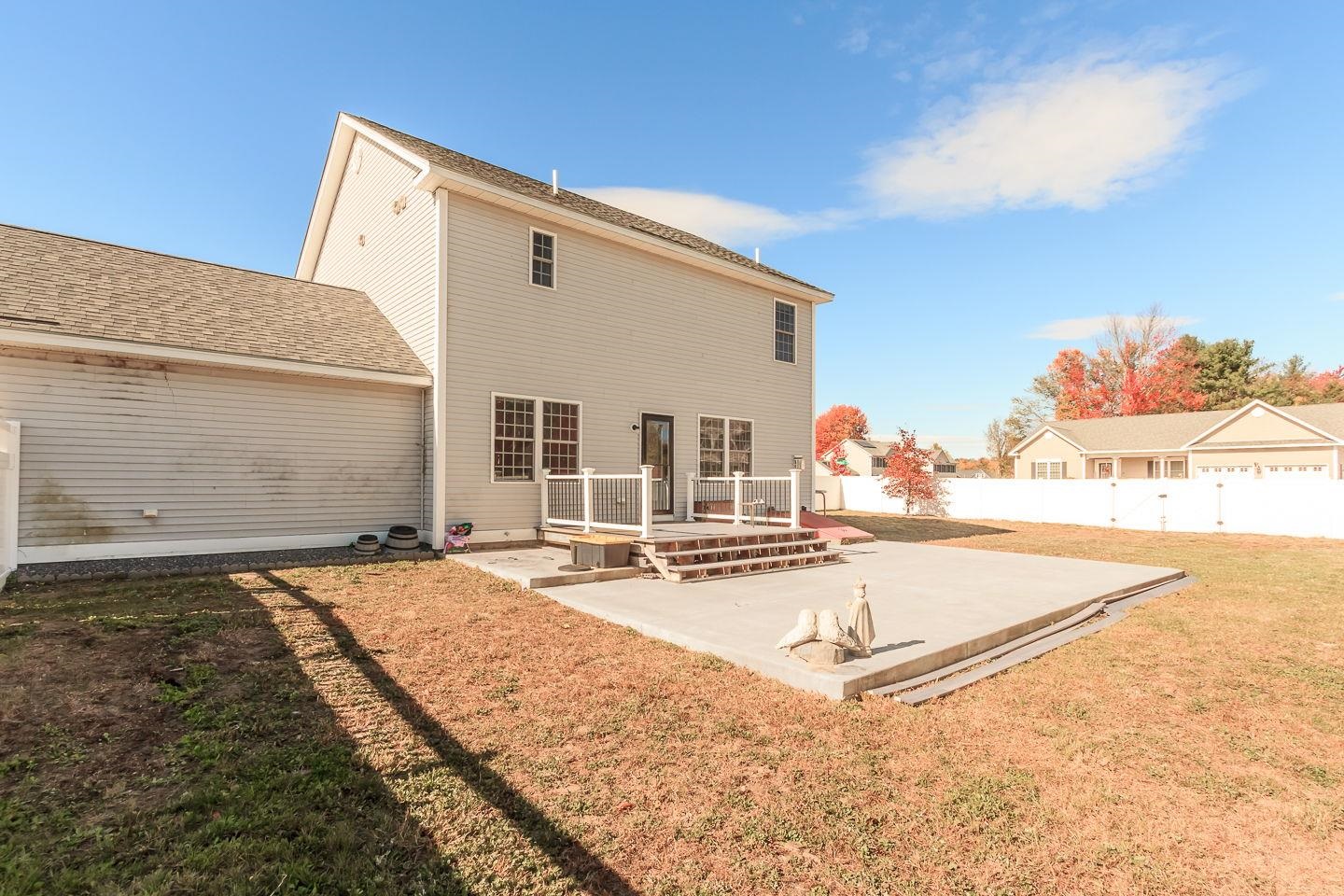 Manchester, New Hampshire 03109, United States, 3 Bedrooms Bedrooms, ,3 BathroomsBathrooms,Residential,Active,229892