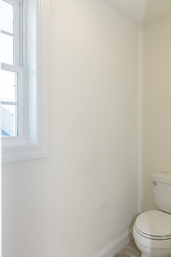 Manchester, New Hampshire 03109, United States, 3 Bedrooms Bedrooms, ,3 BathroomsBathrooms,Residential,Active,229892