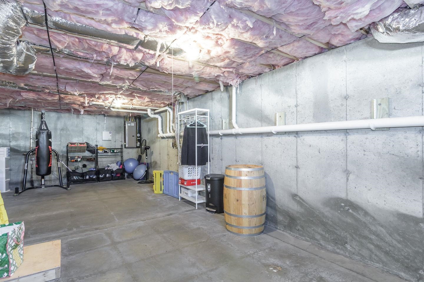 Manchester, New Hampshire 03109, United States, 3 Bedrooms Bedrooms, ,3 BathroomsBathrooms,Residential,Active,229892