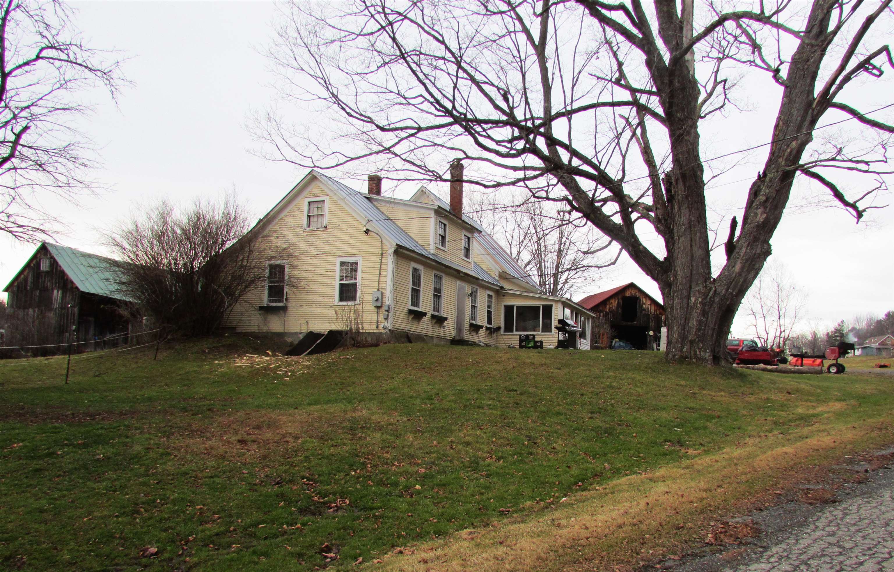 Photo 1 of 4 — 72 Wood Road, Hartford, VT 05001