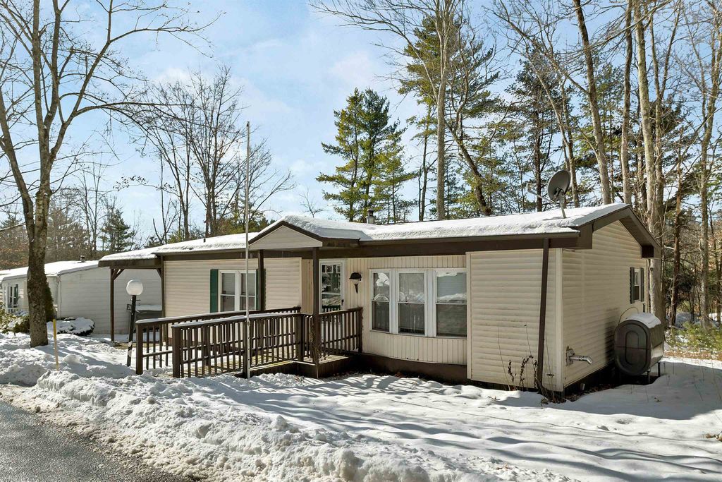 Photo of 24 Donald Drive, Goffstown, NH 03045 (MLS # 5072176)