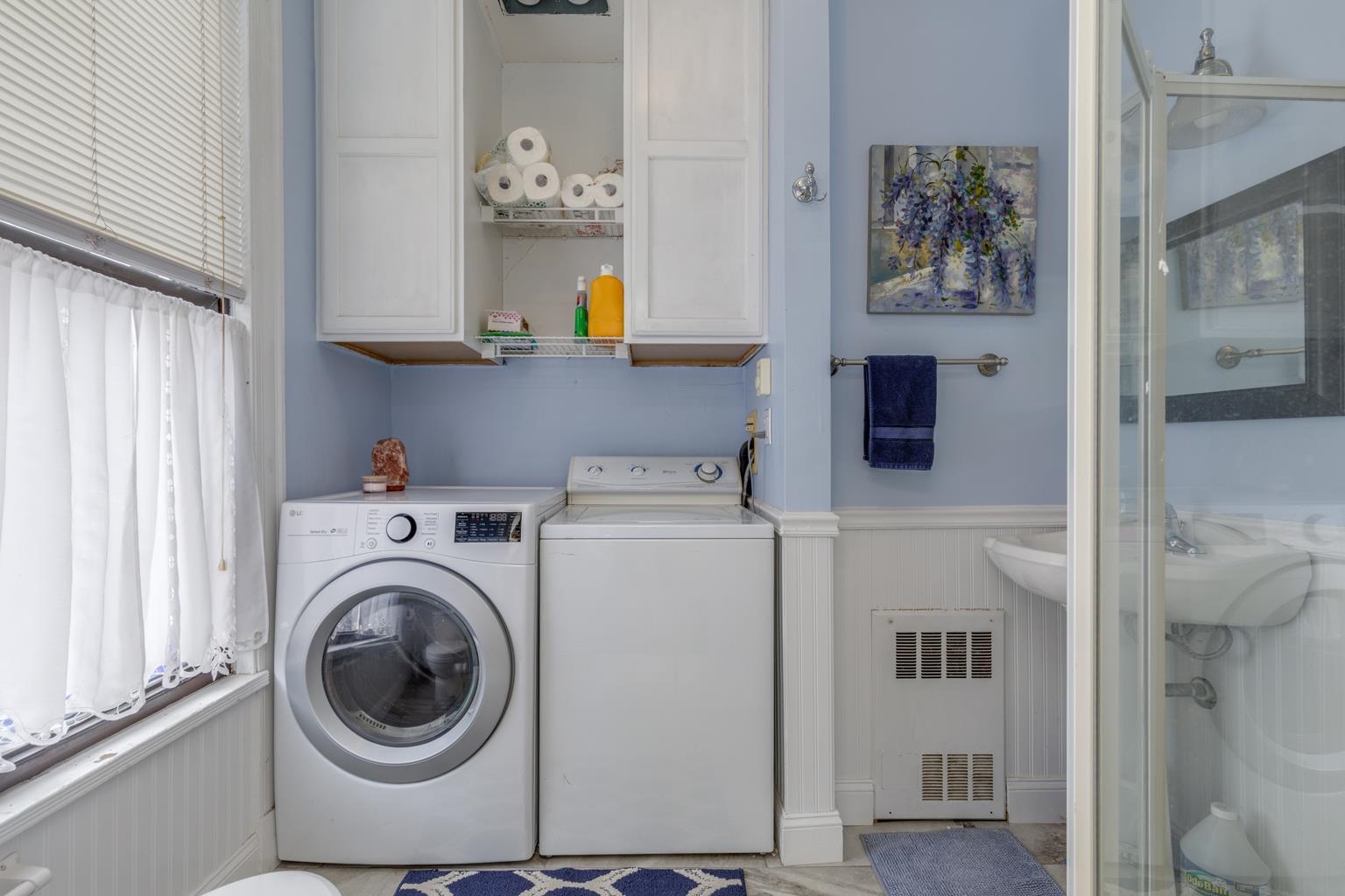 Manchester, New Hampshire 03104, United States, 6 Bedrooms Bedrooms, ,6 BathroomsBathrooms,Residential,Active,149570