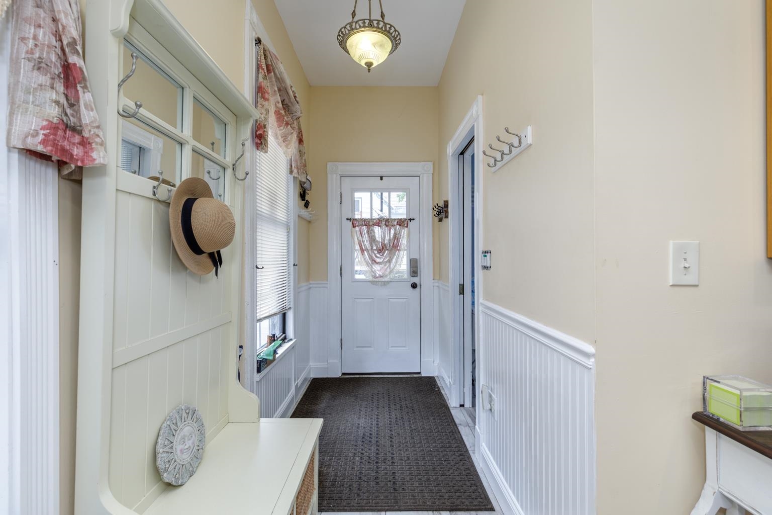 Manchester, New Hampshire 03104, United States, 6 Bedrooms Bedrooms, ,6 BathroomsBathrooms,Residential,Active,149570