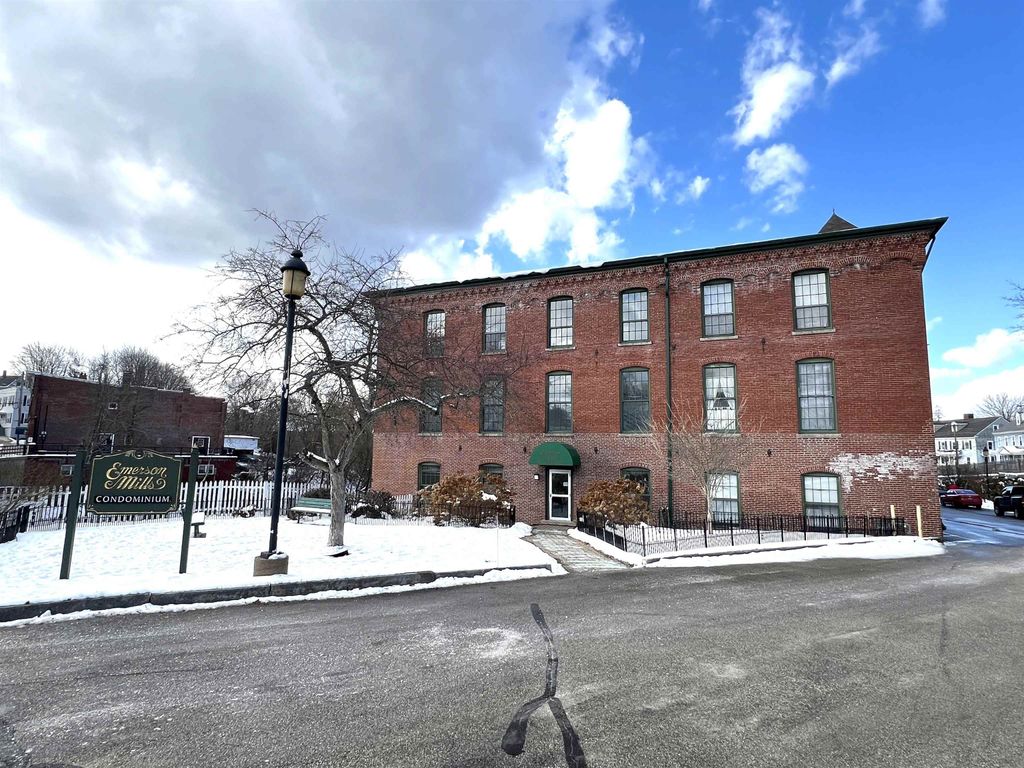 Photo of 100 Main Street #108, Pembroke, NH 03275 (MLS # 5083724)