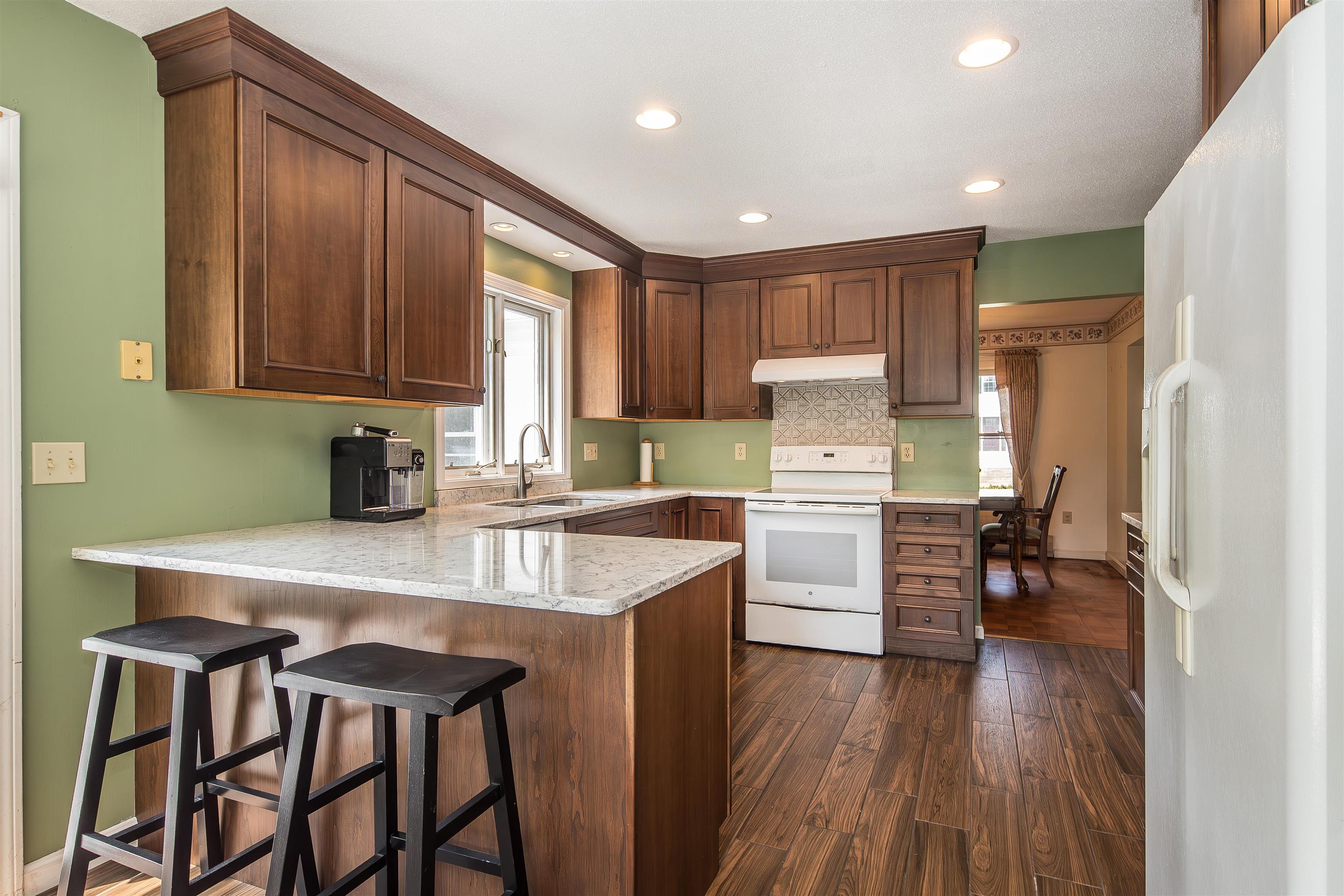 6 Moonbrook Drive