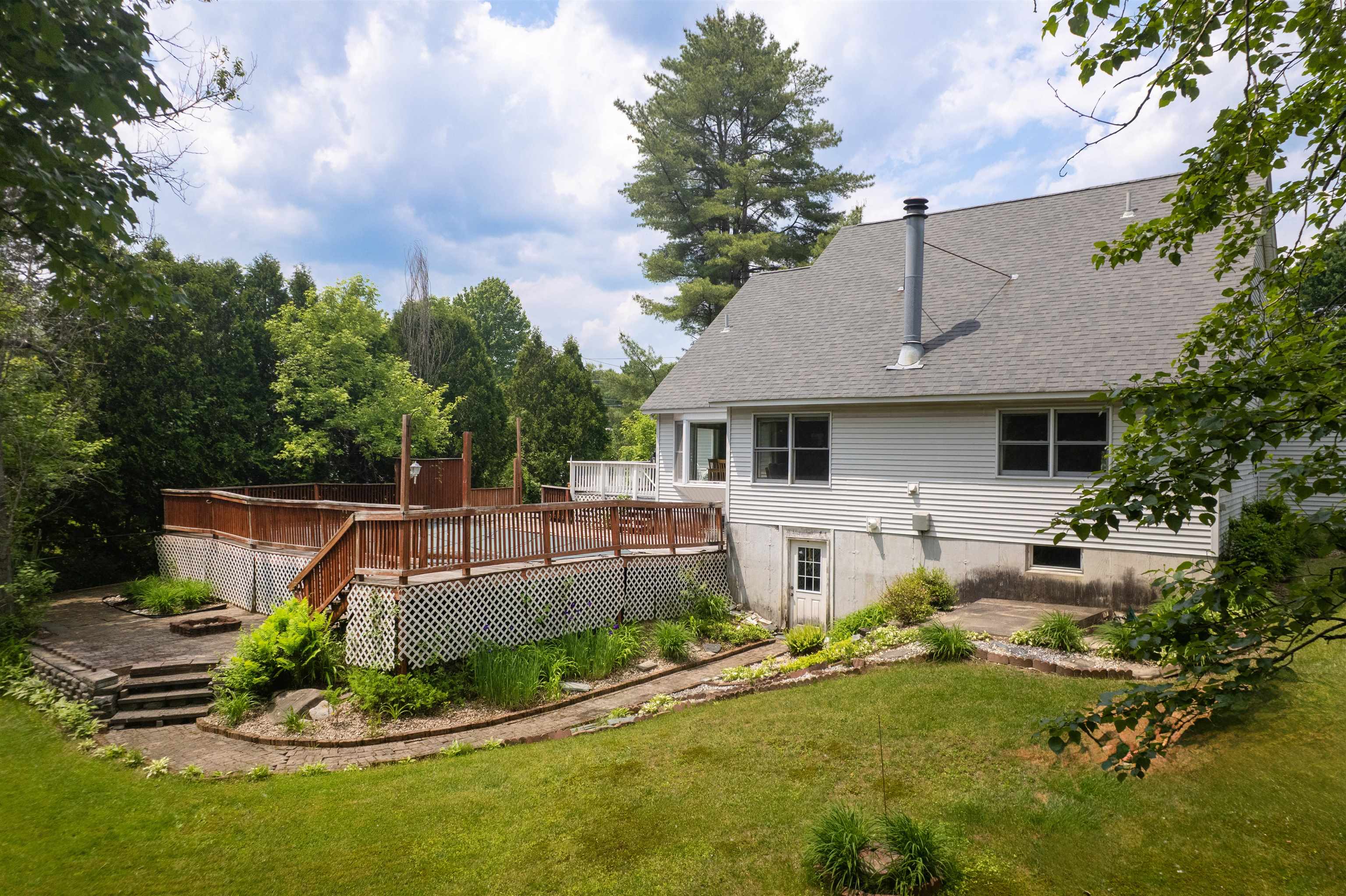 6 Moonbrook Drive