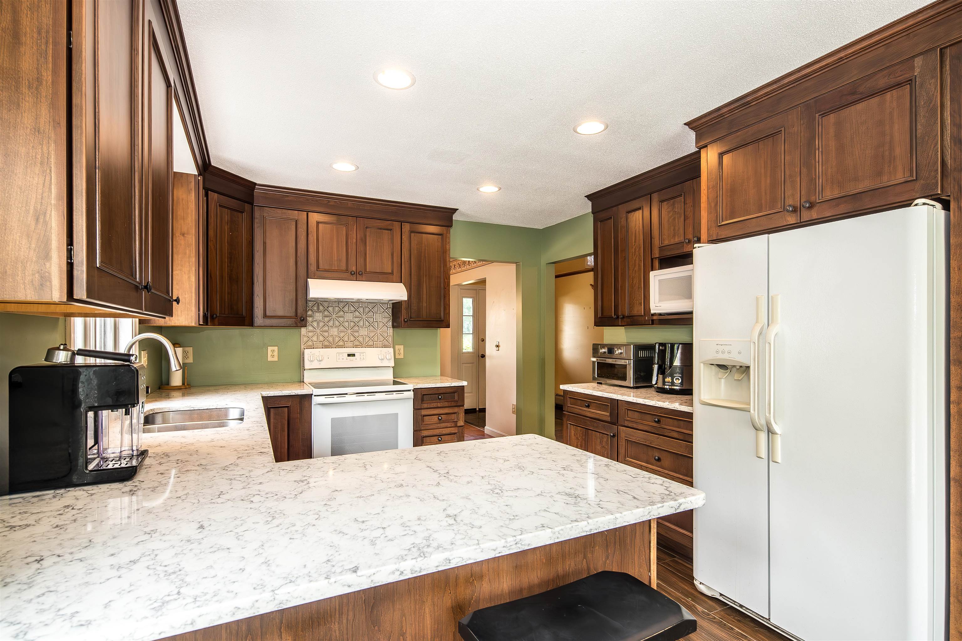 6 Moonbrook Drive