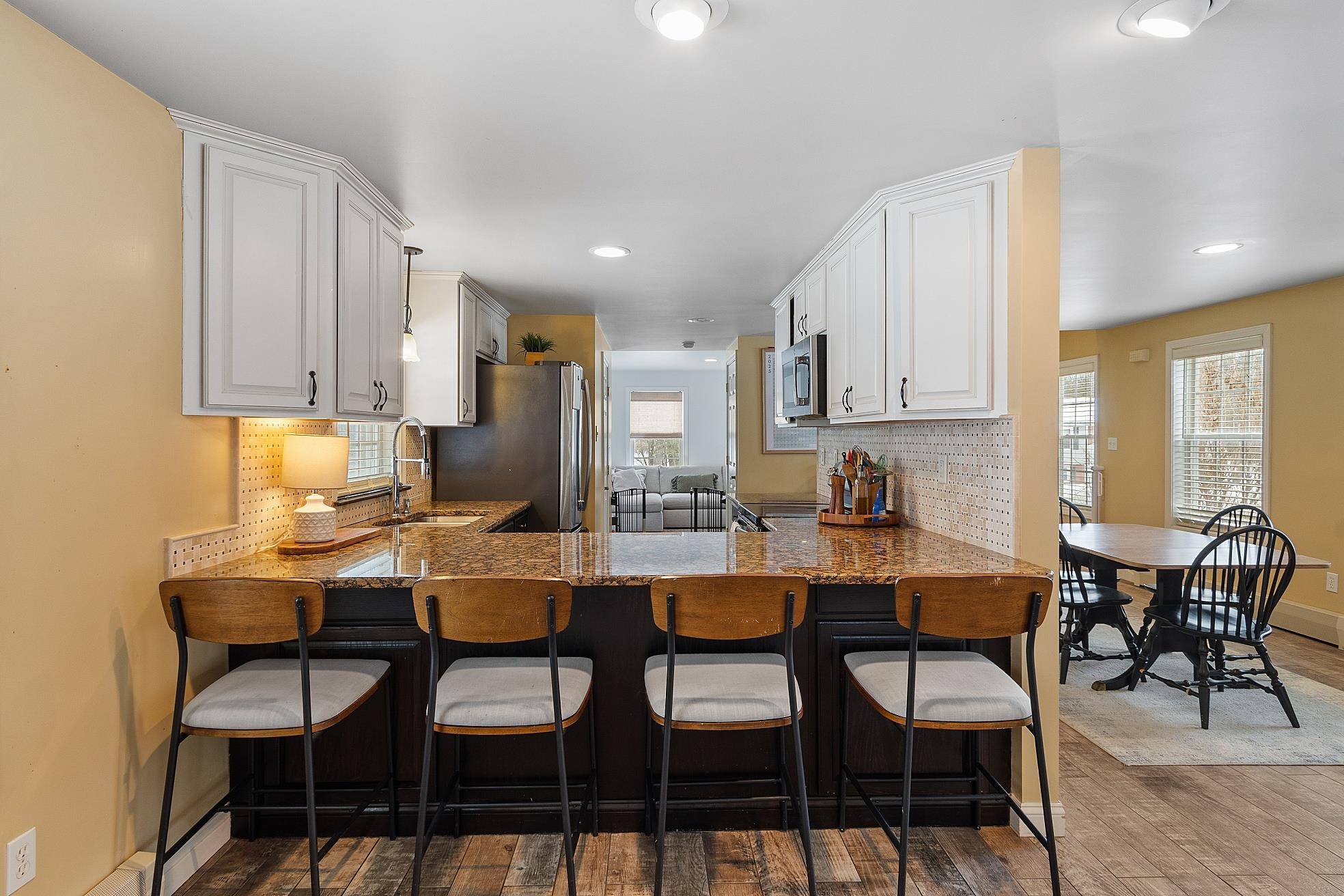 Kingston, New Hampshire 03848, United States, 3 Bedrooms Bedrooms, ,2 BathroomsBathrooms,Residential,Pending,78008