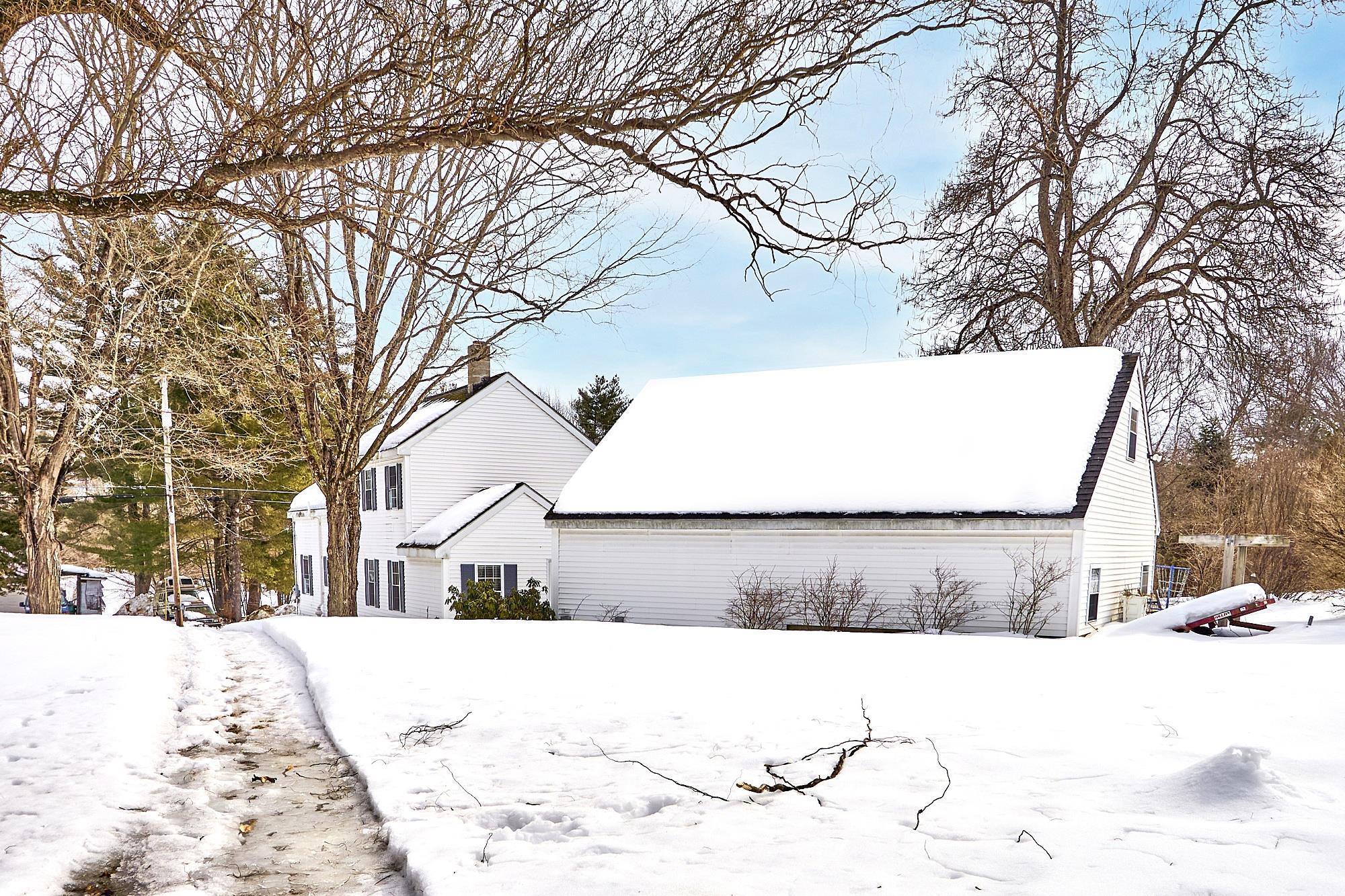 Kingston, New Hampshire 03848, United States, 3 Bedrooms Bedrooms, ,2 BathroomsBathrooms,Residential,Pending,78008