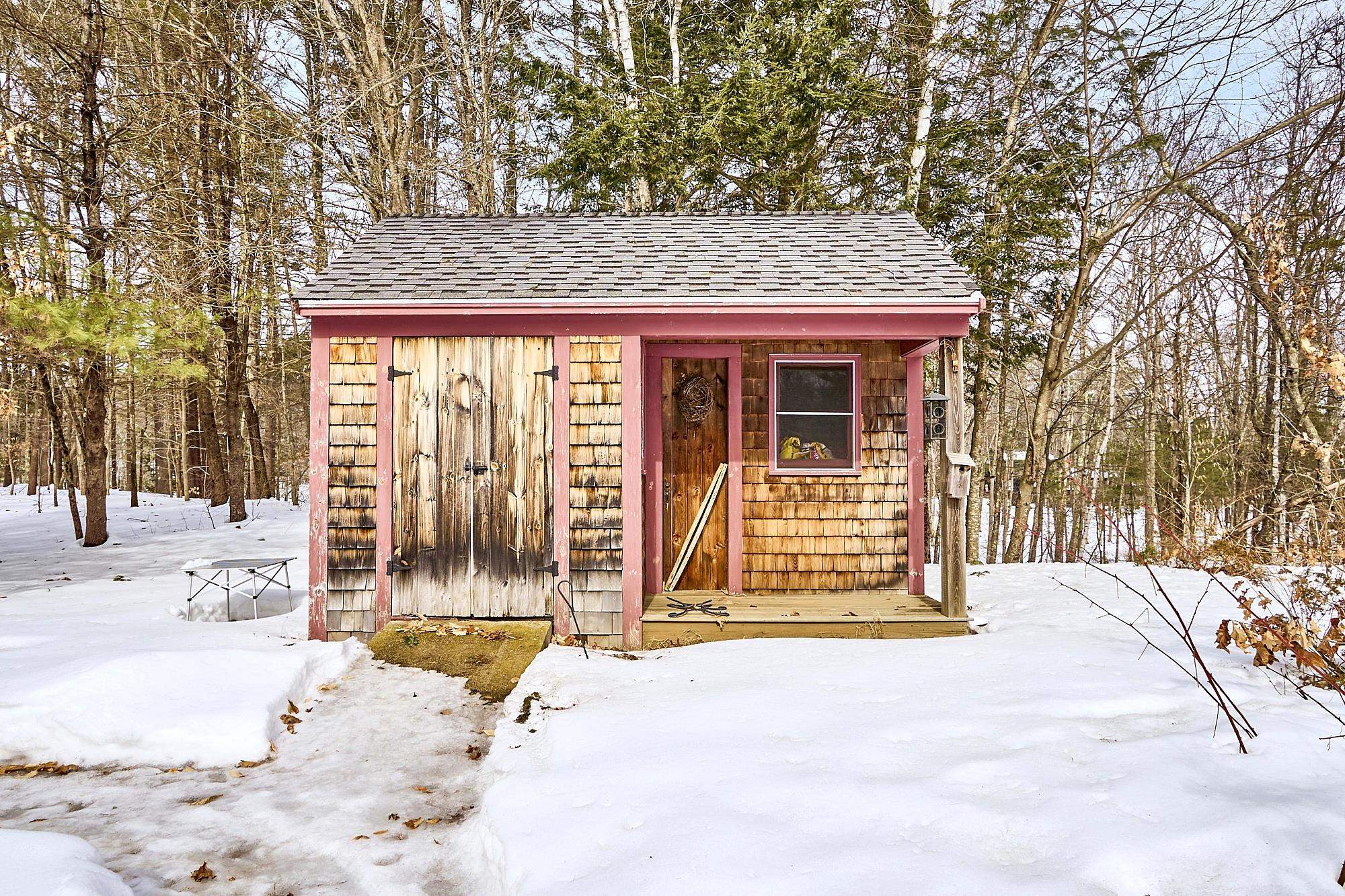 Kingston, New Hampshire 03848, United States, 3 Bedrooms Bedrooms, ,2 BathroomsBathrooms,Residential,Pending,78008