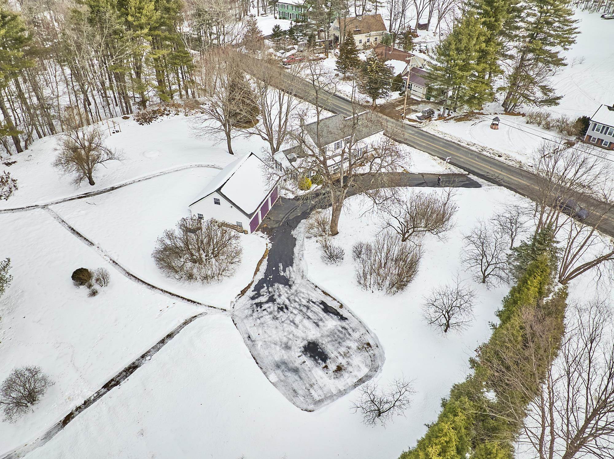 Kingston, New Hampshire 03848, United States, 3 Bedrooms Bedrooms, ,2 BathroomsBathrooms,Residential,Pending,78008